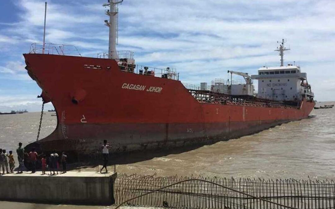 Shifting and Anchoring of Dead Vessel MT. GAGASAN JOHOR