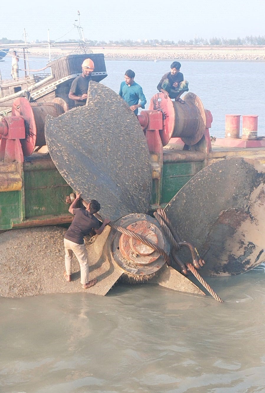 Salvage of MV Tina – Propeller MV Tina Propeller Salvage